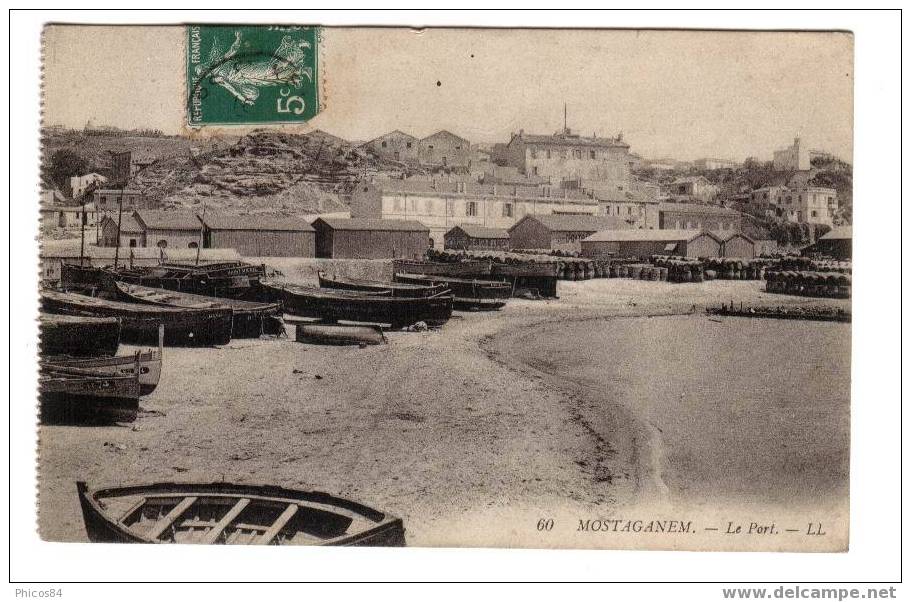 ALGERIE  MOSTAGANEM  le port ..................... Mi-788