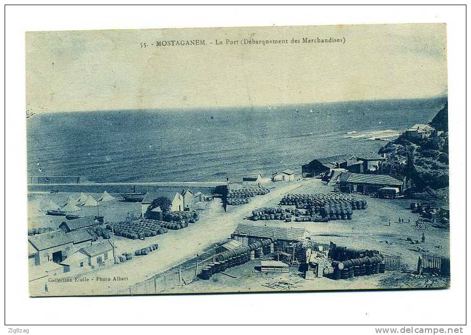 MOSTAGANEM LE PORT (DEBARQUEMENT DES MARCHANDISES )