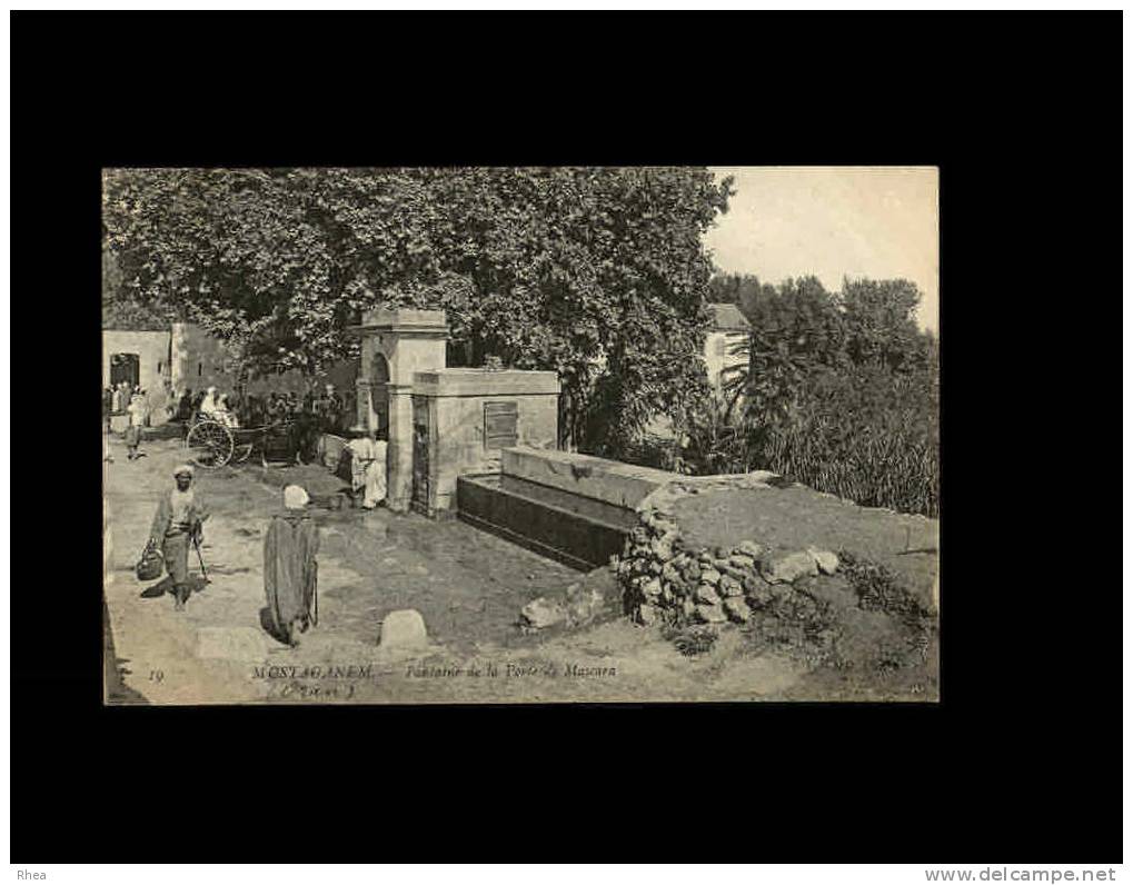 19 MOSTAGANEM - Fontaine de la Porte de Mascara