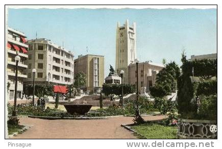 MOSTAGANEM - Le Square du Docteur Queyrat et l´Hôtel de Ville