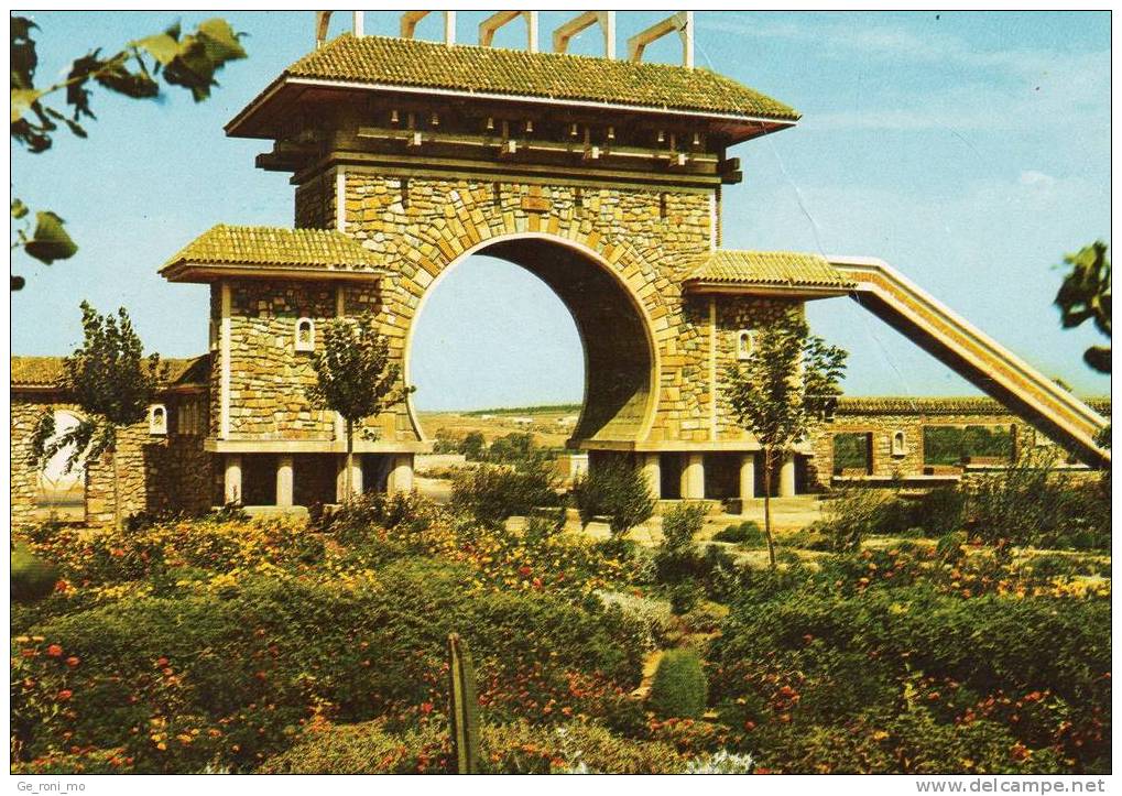 MOSTAGANEM  la porte du fort de l est