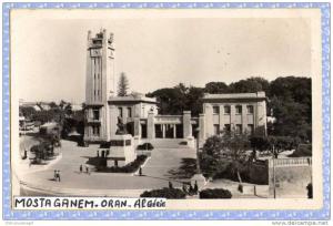 Mostaganem - La Mairie et le Monument aux Morts - Voiture ( N 640 )
