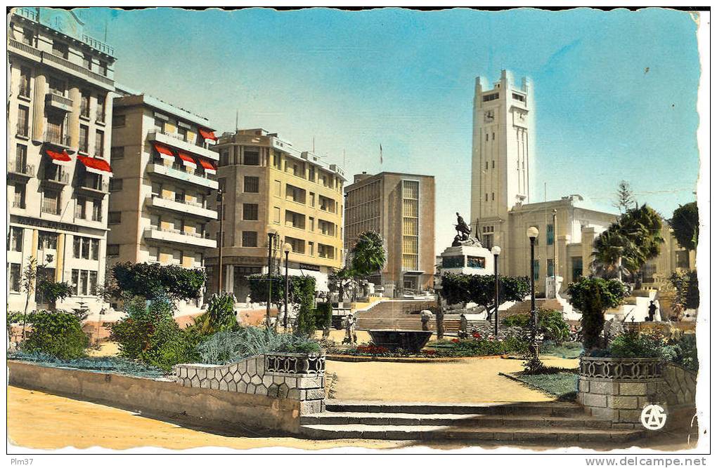 MOSTAGANEM - Carrefour de l'Hotel de Ville