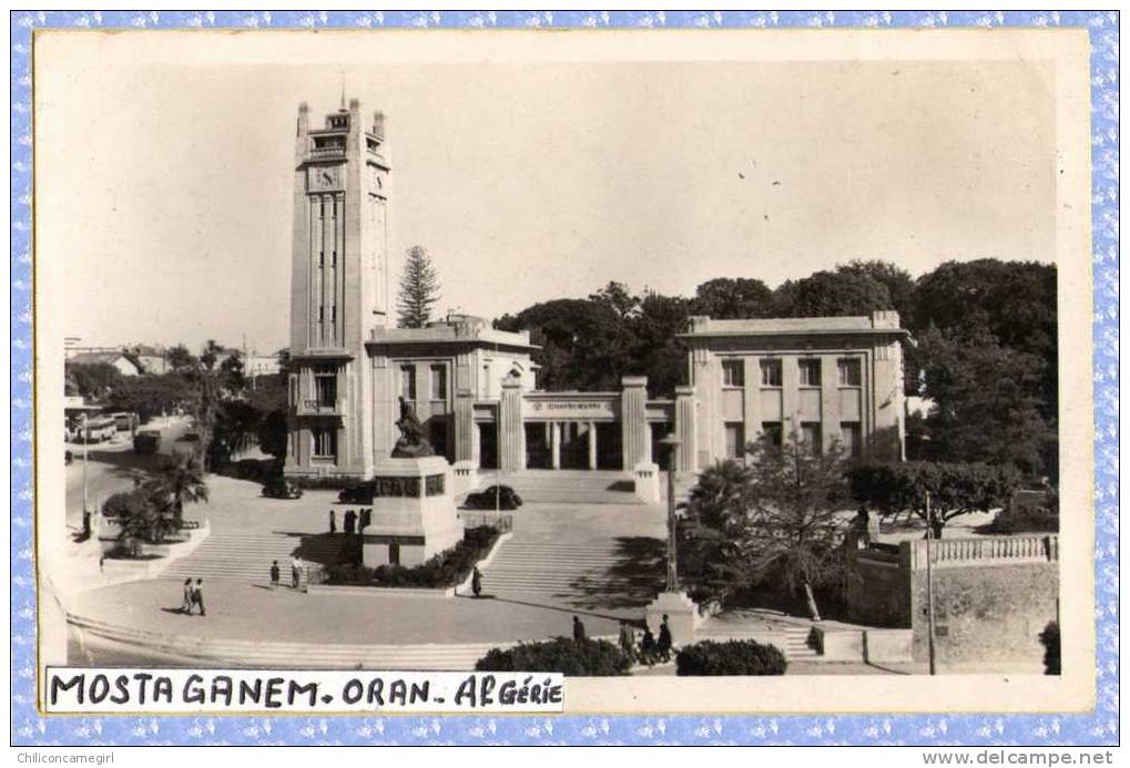Mostaganem - La Mairie et le Monument aux Morts - Voiture ( N 640 )