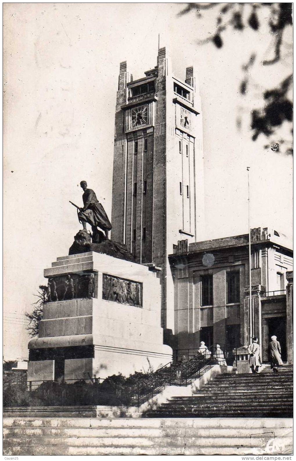 ALGERIE - MOSTAGANEM - Le Monument aux Morts