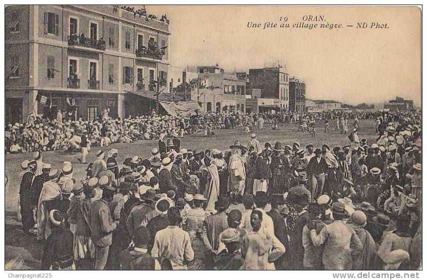 CPA ALGERIE ORAN Une Fête au Village Nègre Animation Foule