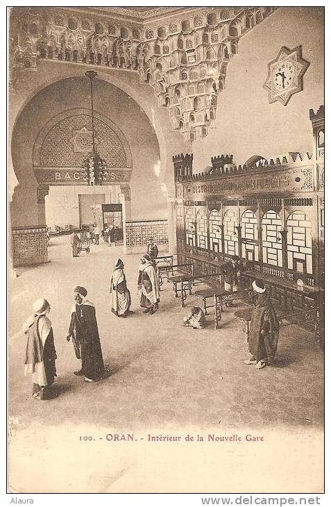 ORAN -ALGERIE-INTERIEUR DE LA NOUVELLE GARE-