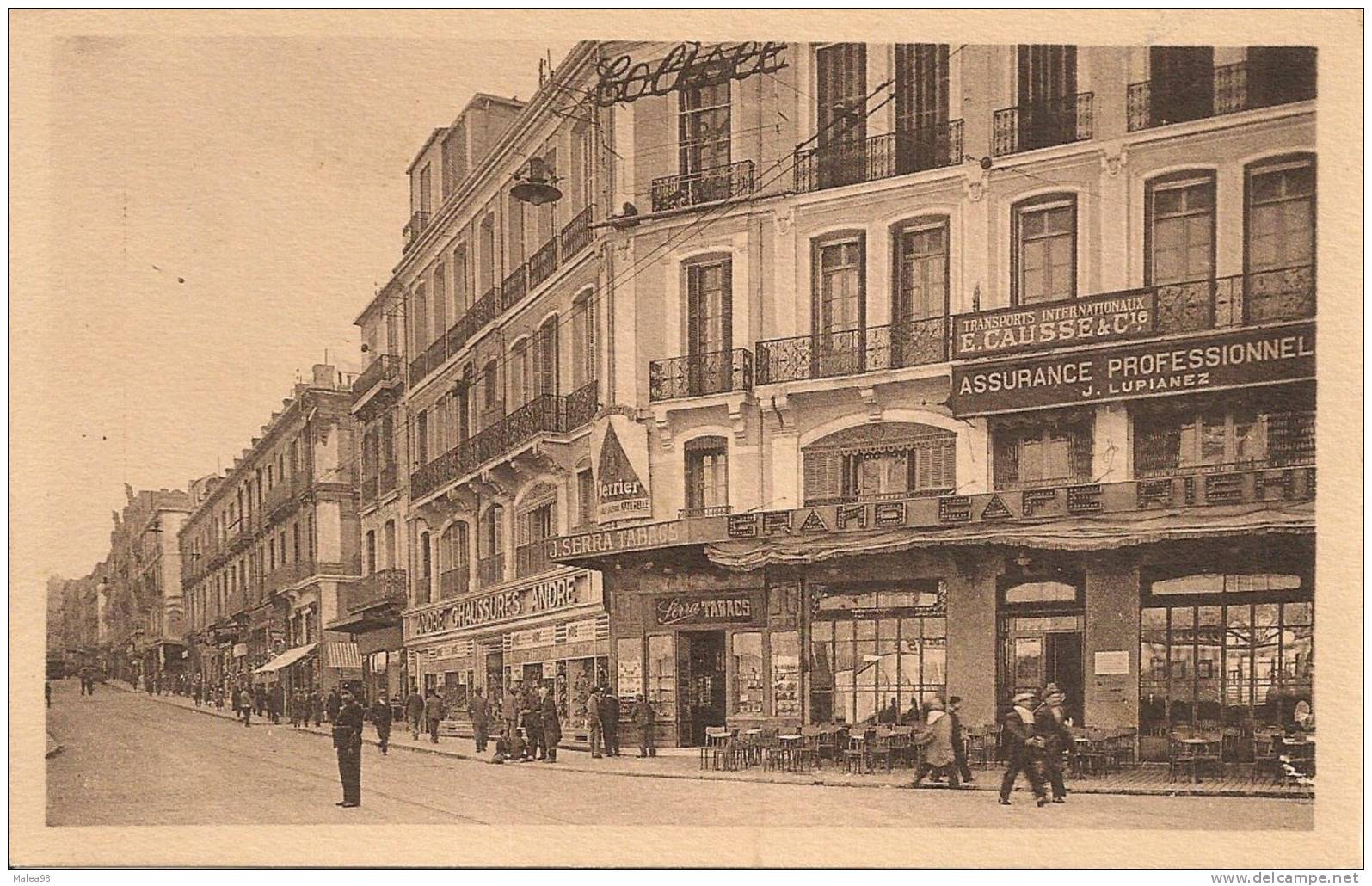 ALGERIE ,,,ORAN,,,,,BOULEVARD  CLEMENCEAU ,,,,,ANIMEEE,,,,POLICIER au milieu du BD ,,,,TTBE