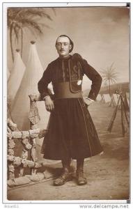 ALGERIE.    ORAN.   CARTE PHOTO.    Souvenir d'un petit Zouave .   TBE. 1922.