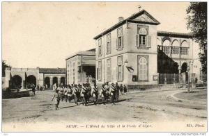 CPA - ALGERIE - SETIF - L'Hôtel de Ville et la Porte d'Alger - 523
