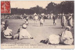 La Râââhbâ. Grande Lutte Indigène organisée sur le plateau Bugeaud en l'honneur du Marabout Sidi Bel Abbès - Légionnaire
