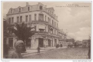 CPA SIDI-BEL-ABBES - BOULEVARD DE LA REPUBLIQUE ET PORTE DE MASCARA