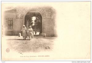 VENTE FLASH - Au 1er Enchérisseur  Sidi bel abbes - porte de Daya (cliché avant 1904)