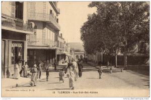 TLEMCEN / RUE SIDI BEL ABBES / TRES JOLIE CARTE ANIMEE ET RARE
