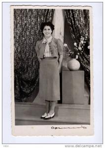 SIDI BEL ABBES - Jeune femme élégante