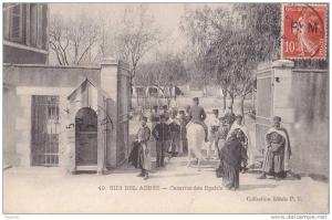 Sidi Bel Abbès.- (Algérie)  Caserne  des Spahis - (belle animation)