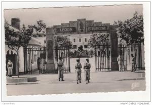 * CPSM Sidi Bel Abbès, caserne de la Légion Etrangère, format 9cm sur 14cm environ, Algérie *