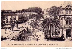 Sidi Bel Abbés - Boulevard de la République et la Mairie -