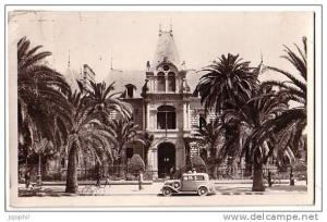 Sidi Bel Abbés - l'hôtel de ville - voiture, petite animation