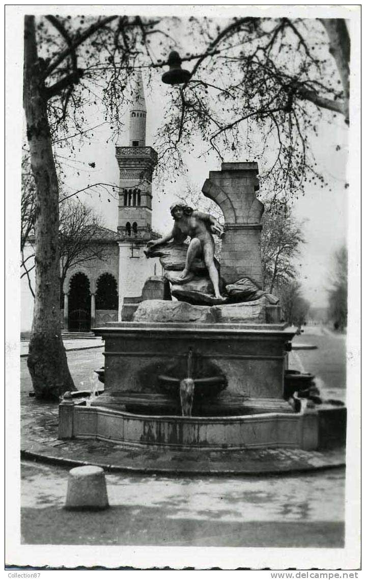 AFRIQUE - ALGERIE - SETIF - MOSQUEE - FONTAINE - FEMME NUE - NU - NUDE - VOIR DETAIL