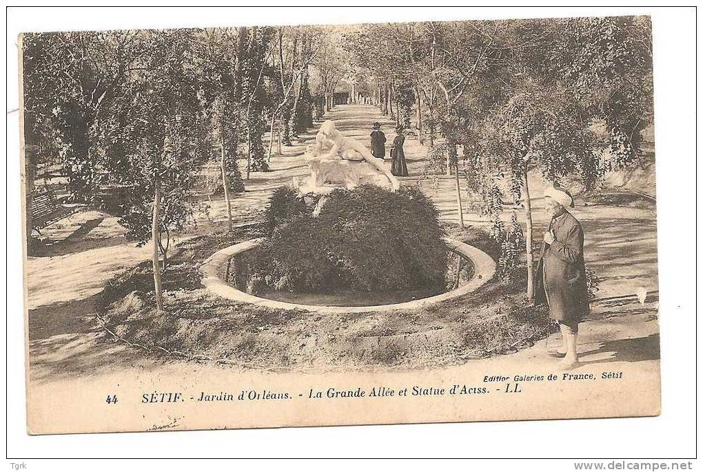 ALGERIE SETIF sétif le jardin d´orléans et la statue D´accus
