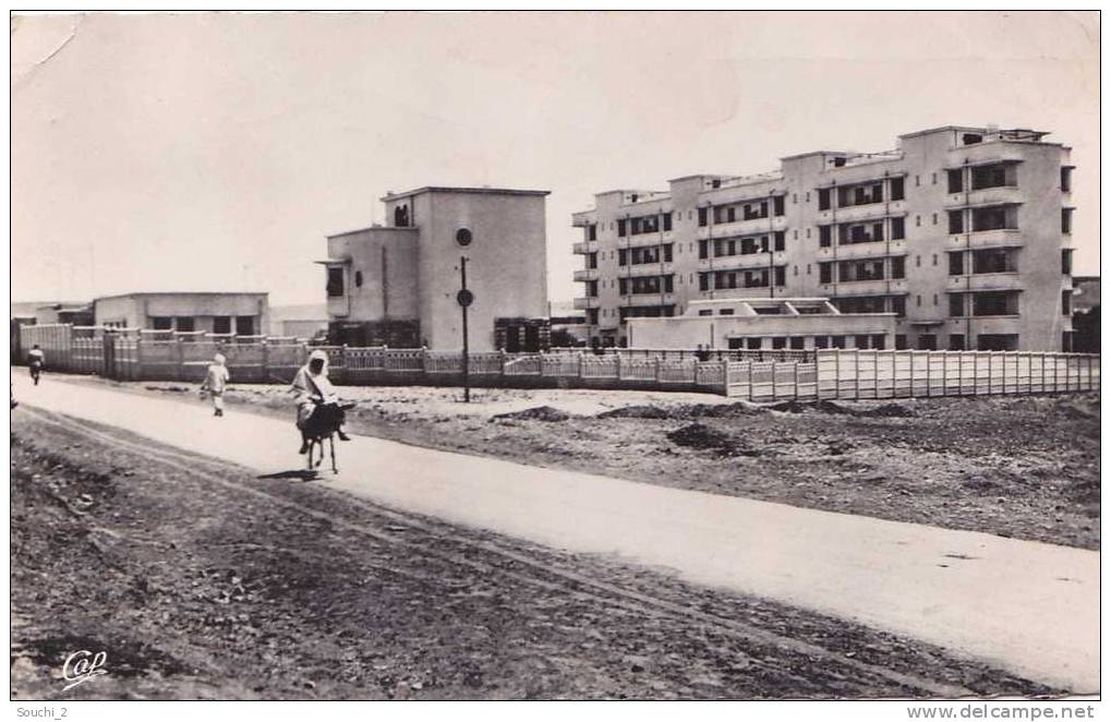 Sétif.- (Algérie)  La Caserne des Gardes Mobiles    -  (animée  oblitération de 1955)
