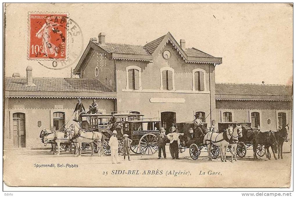 Algérie - SIDI BEL ABBES - la gare avec fiacre chevaux voyagé 1909 bon état (légérement tachée voir scan )