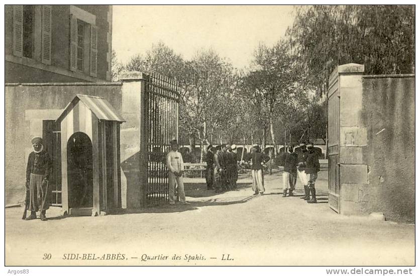 ALGERIE - SIDI BEL ABBES - Quartier des Spahis - Militaria