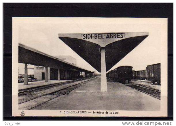 ALGERIE Sidi Bel Abbes Gare, Intérieur, Train à Quai, ed EPA 9, 193?