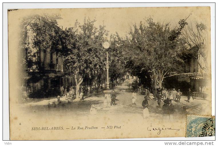 SIDI BEL ABBES - Rue Prudhon animée
