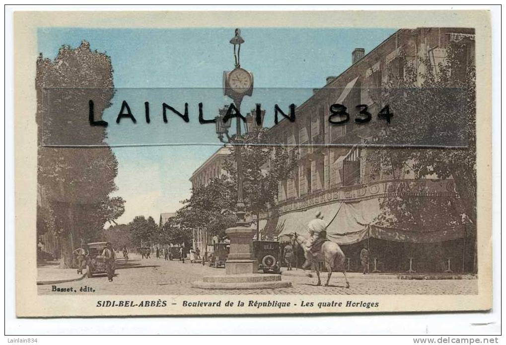 - SIDI-BEL-ABBÈS - Boulevard de la République -  les quatre horloges, non écrite, belle animation, très bon état, rare.
