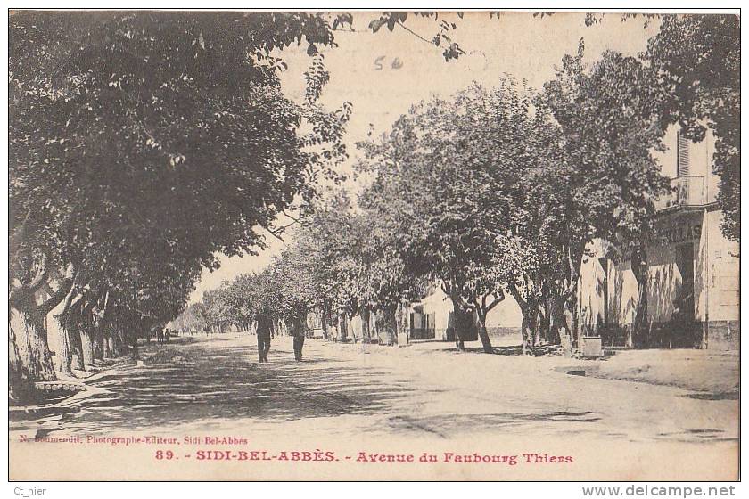 CPA ALGERIE SIDI BEL ABBES Avenue du Fg THIERS commerce animation