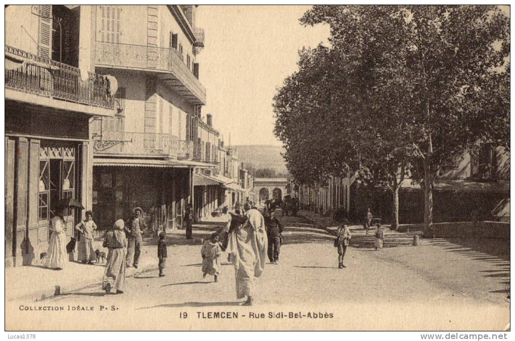 TLEMCEN / RUE SIDI BEL ABBES / TRES JOLIE CARTE ANIMEE ET RARE +