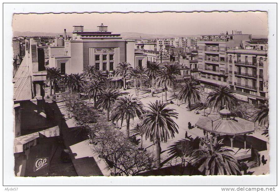 CPA SIDI-BEL-ABBES  (algérie)  Place Carnot et le théâtre ,vers 1960.        (2915)
