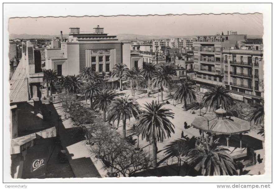* CPSM Sidi Bel Abbès, place Carnot et le théâtre, format 9cm sur 14cm environ, Algérie *