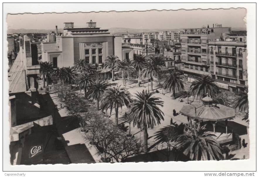 * CPSM Sidi Bel Abbès, place Carnot et le théâtre, format 9cm sur 14cm environ, Algérie *