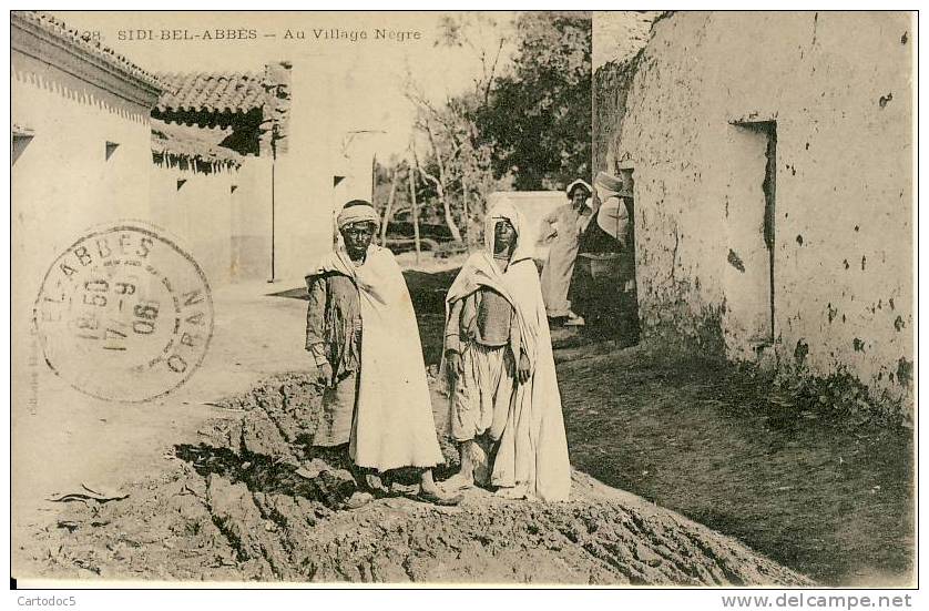 Sidi-Bel-Abbès   Au Village Nègre  cpa