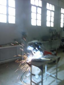 un stagiaire fait la pratique