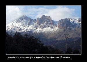 L'eau d'ifri, provient des montagnes qui surplombent la vallée de la Soummam