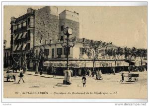ALGERIE  -  SIDI BEL ABBES  -  CARREFOUR DU BOULEVARD DE LA REPUBLIQUE