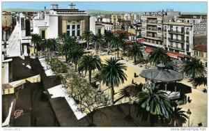 SIDI BEL ABBES....PLACE CARNOT ET LE THEATRE.....CPSM PETIT FORMAT ANIMEE