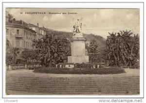 Carte Postale Ancienne Philippeville (Skikda) - Monument aux Zouaves - Statue, militaires, armée d'Afrique