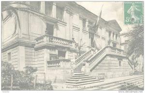 ALGERIE.  PHILIPPEVILLE.  SKIKDA.  LE TRIBUNAL.  TRES GROS PLAN