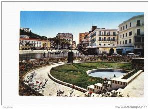 ALGERIE Skikda Place du 1er Novembre ed SNE 194, CPSM 10x15, 197?