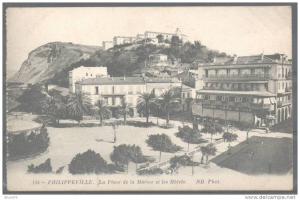 PHILIPPEVILLE - La Place de la Marine et les Hôtels - ND 134