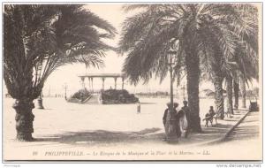 PHILIPPEVILLE - Le Kiosque de la Musique et la Place de la Marine