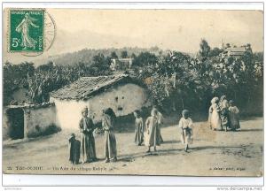 (ALGERIE) TiZi OUZOU un coin du village Kabyle Phot Geiser à Alger, belle animation enfants