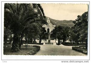 Tizi Ouzou Eglise square et monument aux morts