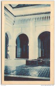 ALGERIE - TLEMCEN - Cour de Sidi-Bou-Médine