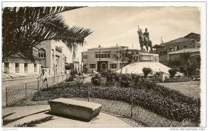 152 - TLEMCEN - PLACE DU 2ème CHASSEUR ( Animées ) ALGERIE